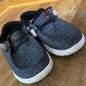 Hey dude wendy warmth charcoal gray & black slip on loafers sherpa lined size 6